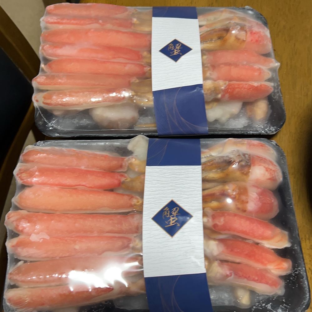 ふるさと納税の返礼品で届いたかにのむき身2パック(筆者撮影)
